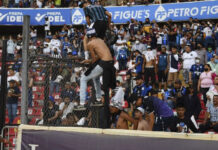 Rechazan muertos tras batalla campal en el Atlas-Querétaro En redes sociales hablaban de más de 10 muertos tras los hechos violentos de este sábado en el estadio Corregidora.