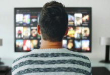 Netflix suspende operaciones en Rusia ante guerra vs Ucrania Netflix abrió operaciones en Rusia desde hace poco más de un años. Tiene 1 millón de suscriptores en el país.