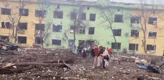“Desde el inicio de la invasión rusa, 71 niños resultaron muertos y más de 100 heridos” indicó Liudmyla Denisova. Foto: Captura de pantalla