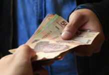 Frenan paisanos envío de remesas a México Los capitales recibidos de paisanos durante el primer mes del año representan su tasa más baja de crecimiento desde marzo de 2021.