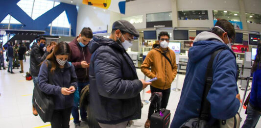 Indicó que el vuelo con un grupo de poblanos estaría llegando a las 18:00 horas de este jueves a territorio mexicano.