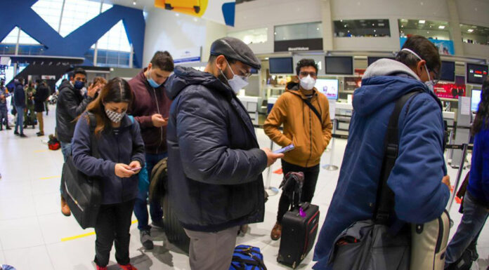 Poblanos que dejaron Ucrania llegan hoy al estado Indicó que el vuelo con un grupo de poblanos estaría llegando a las 18:00 horas de este jueves a territorio mexicano.