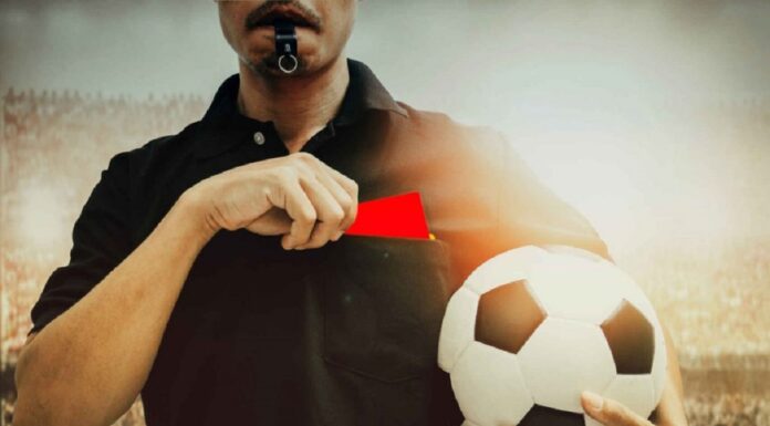 Muere árbitro en pleno partido de futbol en Veracruz