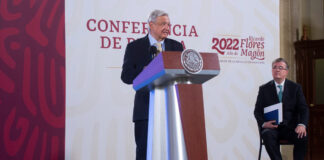 Riña en Querétaro, resabios de gobiernos neoliberales: AMLO AMLO aseguró que no responsabilizarán al gobernador de Querétaro por la riña en el estadio La Corregidora. Foto: EsImagen