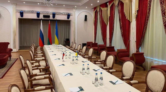 Rusia y Ucrania tendrán 3a ronda de negociaciones el lunes Rusia y Ucrania se han reunido en dos ocasiones desde el inicio de la ofensiva rusa en Ucrania, el 24 de febrero.