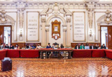 Universitarios participan en sesión de Cabildo Las y los universitarios analizaron las iniciativas relacionadas con temas de atención a la violencia de género. Foto: EsImagen