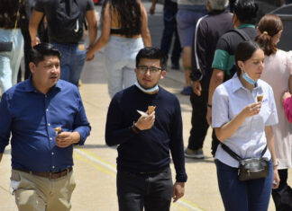 Analizan modificar uso de cubrebocas para abril en CDMX La recomendación sobre el uso de cubrebocas en espacios abiertos y cerrados se debe mantener al menos hasta que acabe marzo.