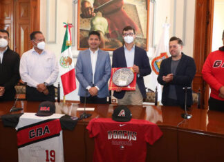 Reconoce Ayuntamiento a beisbolista poblano Amauri Otero Amauri es el tercer jugador promesa que, en lo que va del 2022, recibe una distinción especial por parte del Ayuntamiento.