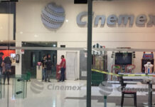 Cinemex se disculpa ante denuncia de transfobia en complejo de CDMX Dos mujeres trans denunciaron que una empleada les dijo que debían entrar al baño de hombres.