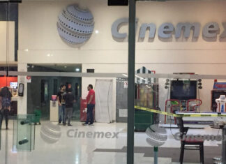 Cinemex se disculpa ante denuncia de transfobia en complejo de CDMX Dos mujeres trans denunciaron que una empleada les dijo que debían entrar al baño de hombres.