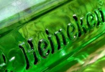 Reapertura de bares en Europa impulsa ventas de Heineken Heineken