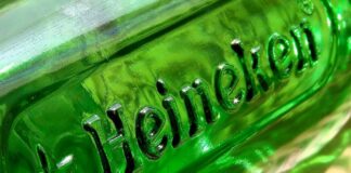 Reapertura de bares en Europa impulsa ventas de Heineken Heineken