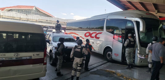 El INM reportó que los migrantes viajaban de manera irregular a bordo de un autobús de Chiapas con destino a la CDMX