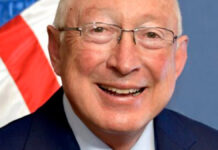 Ken Salazar celebra inversión en sureste mexicano
