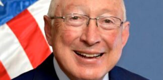 Ken Salazar celebra inversión en sureste mexicano