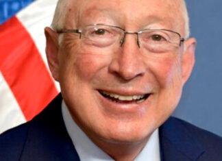 Ken Salazar se reúne con AMLO en Palacio Nacional