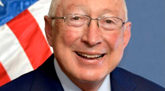 Ken Salazar se reúne con AMLO en Palacio Nacional