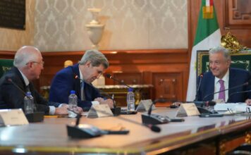 Kerry, satisfecho con explicación de reforma eléctrica: AMLO Kerry