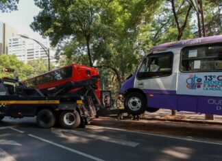 FGJCDMX indagará choque de metrobús y camión en la CDMX Metrobús