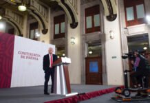 México respetará permisos de importación de 5 petroleras: AMLO El presidente de México respetará los permisos de importación de combustible de empresas como Exxon, Valero, Koch, Shell y Tesoro.