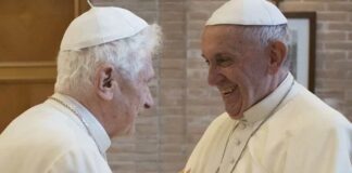 Papa Francisco visita a Benedicto XVI por su cumpleaños papa