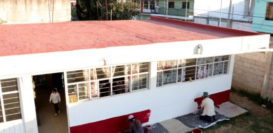 La SEP no entrega recursos materiales a cambio de depósitos monetarios que tenga que hacer la comunidad, advirtieron.