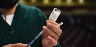 IMSS implicará 4ta dosis contra COVID a personal médico Salud