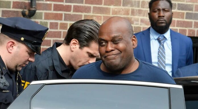 Repartirán recompensa por información de responsable del tiroteo en NY Tiroteo