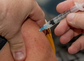 ¡Ojo! Anuncian cambio de horario de vacunación para este jueves Vacunación