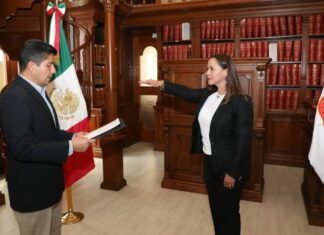 Carolina Morales rinde protesta como directora general del SMDIF