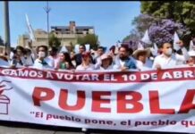 Marchas a favor y en contra de AMLO toman las calles de Puebla