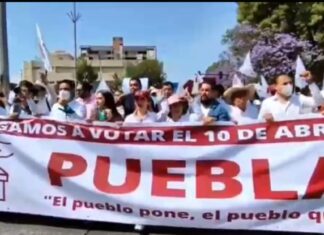Marchas a favor y en contra de AMLO toman las calles de Puebla