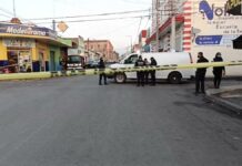 Embisten a 2 personas en moto en Atlixco; muere una mujer