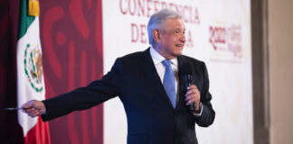 AMLO ataca a oposición por campaña “Alto al Odio” AMLO se dijo partidario de que todos expresen su opinión en el ejercicio, ya sea a favor o en contra de su gobierno.
