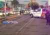 Automovilista se pasa el alto y mata a motociclista en Prados Agua Azul El automovilista de 21 años de edad quedó lesionado y tras ser atendidos será llevado ante el agente del Ministerio Público.