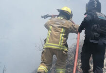 Bomberos combaten incendio de basura y llantas en Xonaca En sus redes sociales, la dependencia pidió a la ciudadanía guardar la calma mientras bomberos laboran para apagar el fuego.