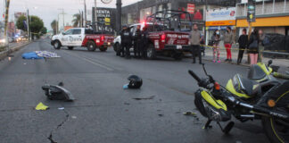 Caos vial en 11 sur ante diligencias por motociclista atropellado Las diligencias por el accidente donde murió un motociclista generaron caos vial esta mañana en la 11 sur, al sur de la ciudad de Puebla.