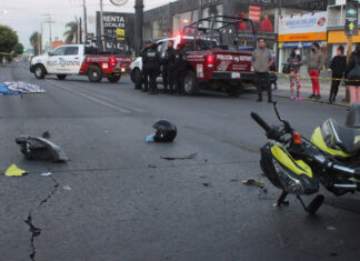 Caos vial en 11 sur ante diligencias por motociclista atropellado Las diligencias por el accidente donde murió un motociclista generaron caos vial esta mañana en la 11 sur, al sur de la ciudad de Puebla.