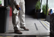 Elimina CDMX toma de temperatura y tapete sanitizante en negocios Gracias a los bajos niveles de contagio que hay en la CDMX, las autoridades pueden prescindir de los filtros sanitarios.