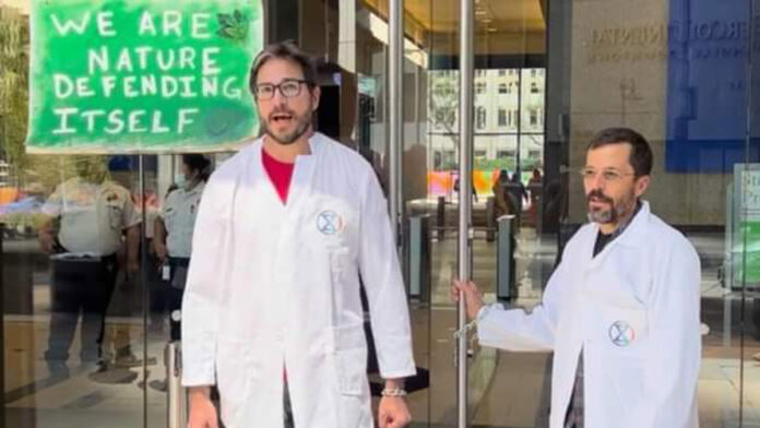 científico El científico de la NASA, Peter Kalmus fue detenido junto a tres colegas al ser considerados como una “amenaza”.