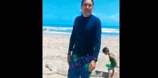 Artista crea cocodrilo de arena y niño lo destruye cocodrilo