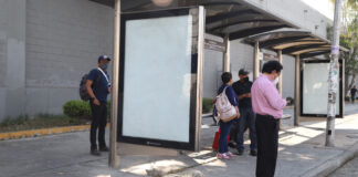 Concesión de publicidad en paraderos debe finalizar en octubre de 2024: Barbosa Barbosa rechazó que la administración estatal vaya a aceptar que la concesión de espacios publicitarios sea hasta por 10 años.