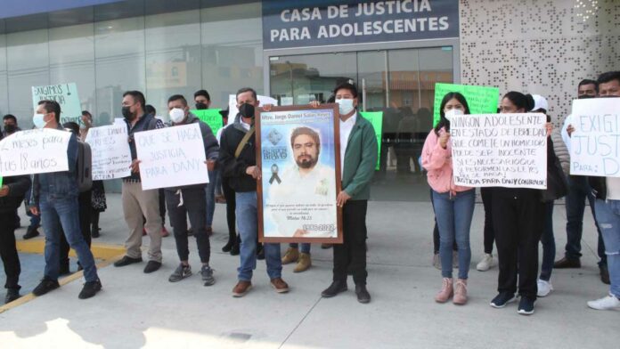 contralor El contralor Daniel Salas fue atropellado por un conductor en estado de ebriedad identificado como Abraham Elías N de 15 años.