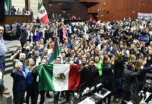 Diputados tiran Reforma Eléctrica; 8 poblanos votaron en contra Desde la noche del sábado, diputados de oposición pernoctaron en el Palacio de San Lázaro para garantizar su participación