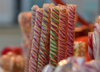 ¡Impresionante! Estudiante revela cuánto gana vendiendo dulces dulces