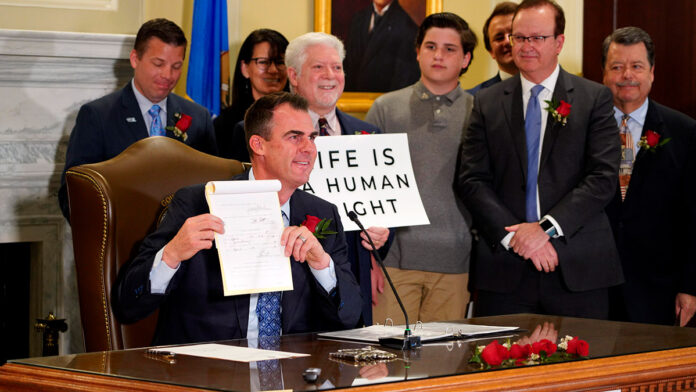 gobernador-oklahoma aborto oklahoma