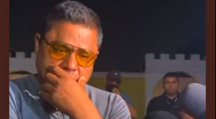 “Mi hija está muerta, no sé qué hacer”: papá de Debanhi "Mi hija está muerta y no sé qué hacer, estoy molesto porque me equivoqué, creí en las fiscalía", declaró Mario Escobar. "Mi hija está muerta y no sé qué hacer, estoy molesto porque me equivoqué, creí en las fiscalía", declaró Mario Escobar.