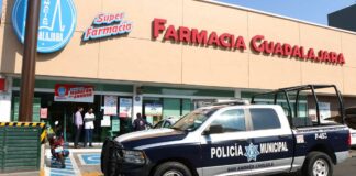 Muere hombre de un infarto en Farmacia Guadalajara hombre
