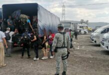 Identifican a 330 migrantes en la autopista Puebla-Orizaba