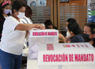 Rechaza Morena voto de castigo por baja participación en consulta Aristóteles Belmont dijo que en Morena Puebla están satisfechos con el ejercicio, al que calificó de un hecho histórico.